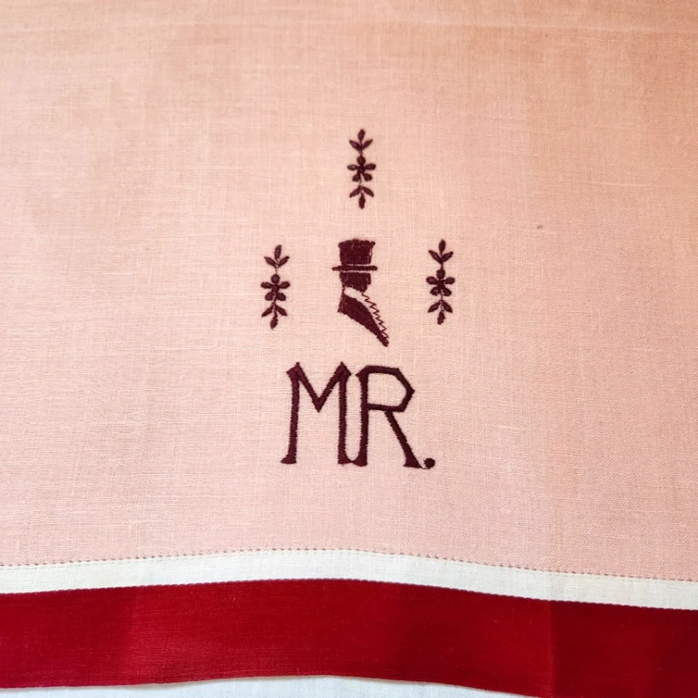LINEN HAND EMBROIDERED HEMSTITCHED GUEST HAND TOWEL